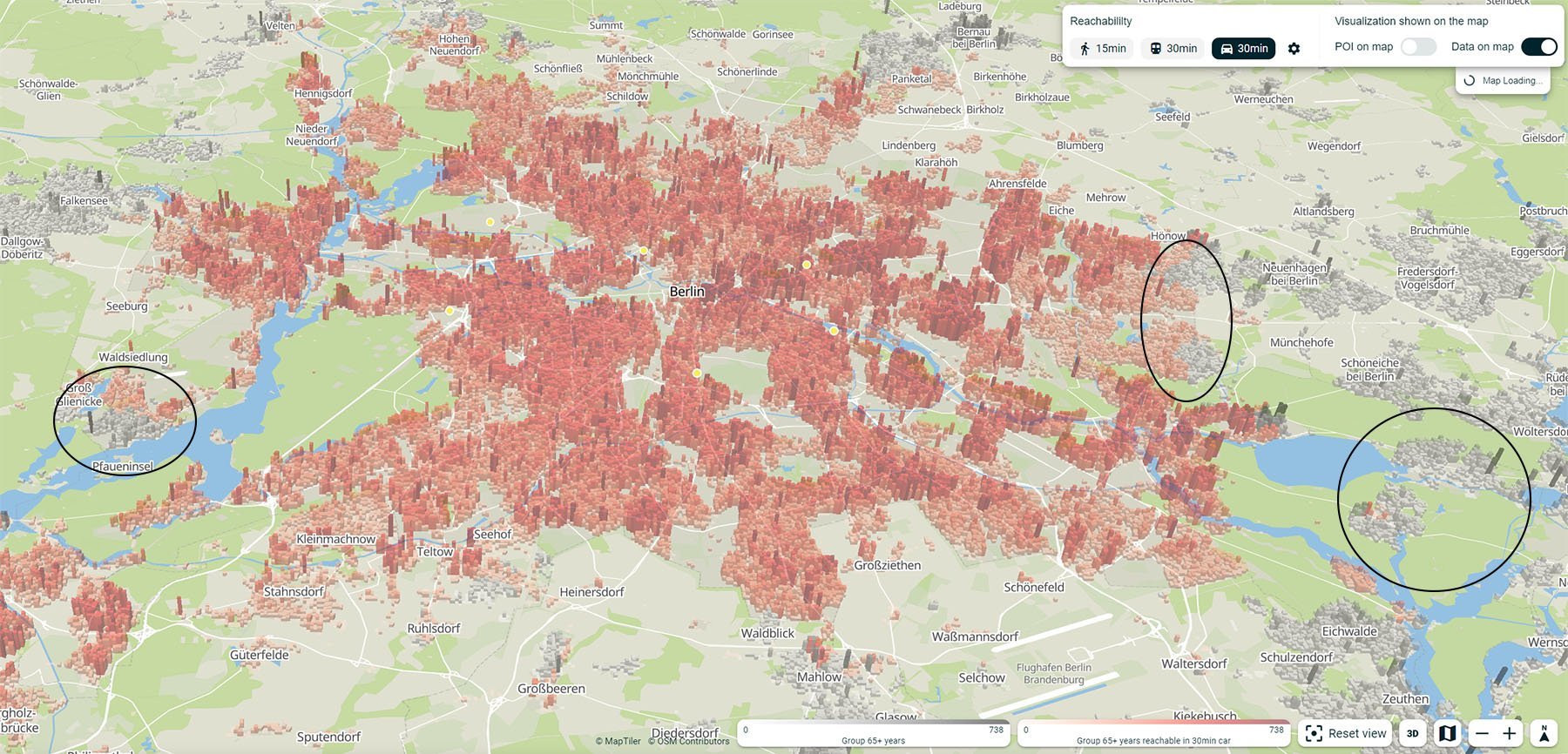 A map showing the locations in red from which people aged 65 or older can reach one of Berlin's vaccination centers within 30 minutes by car.